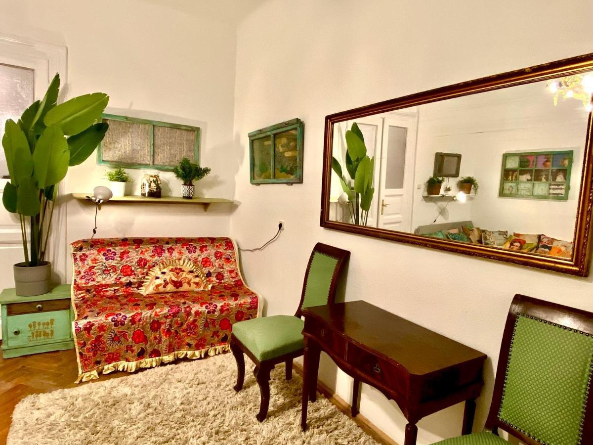 Arty Studio Flat At Center Lejlighed
